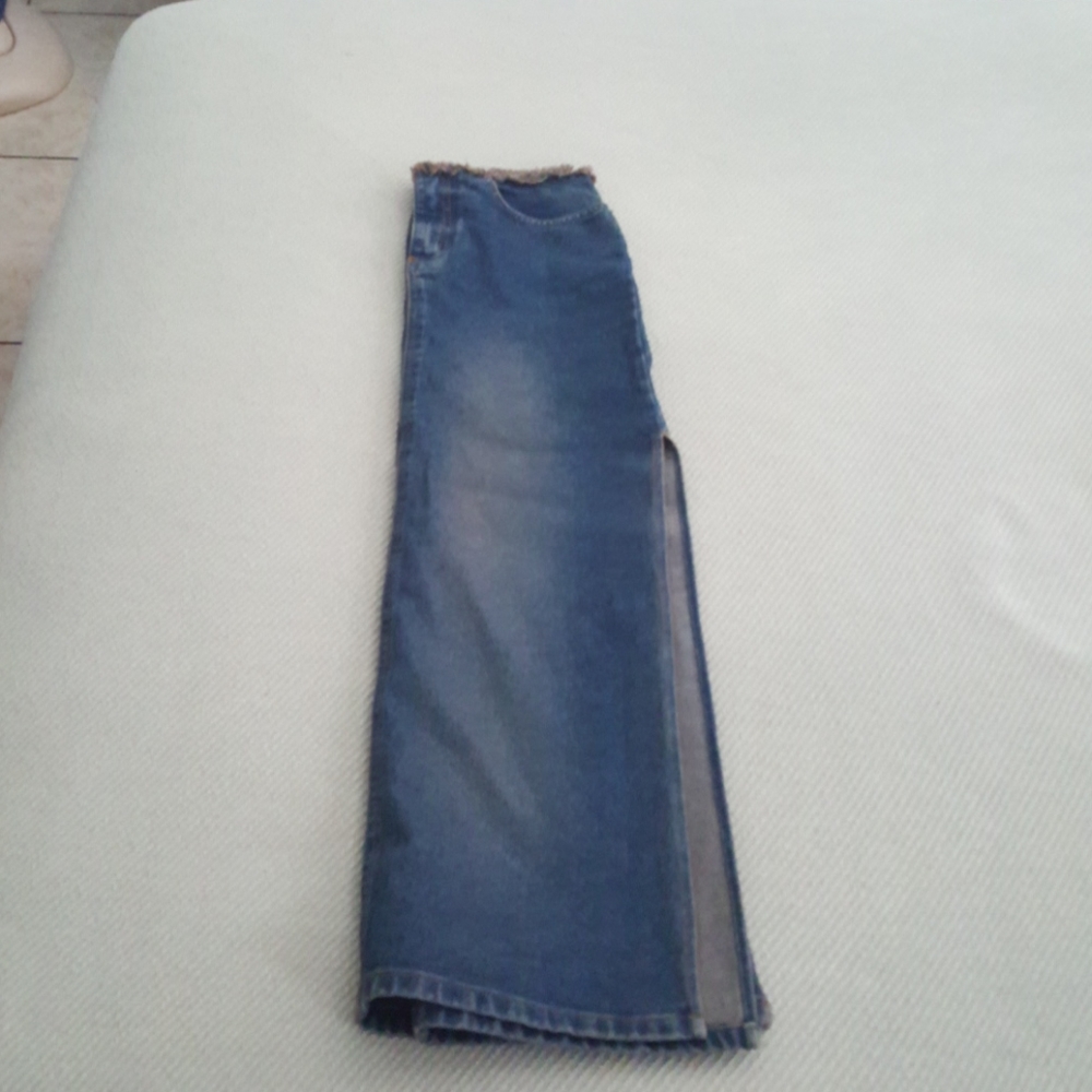 Skirts - Picture 12 of 12